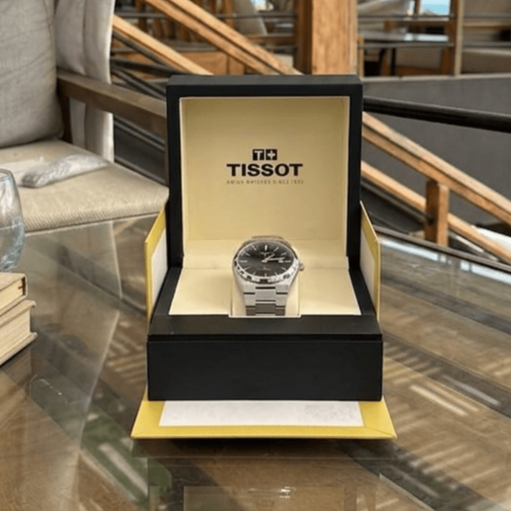 Tissot PRX "Full Black" Chronos – L'Incontournable Suisse