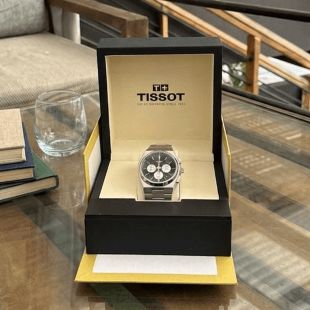 Tissot PRX "Full Black" Chronos – L'Incontournable Suisse