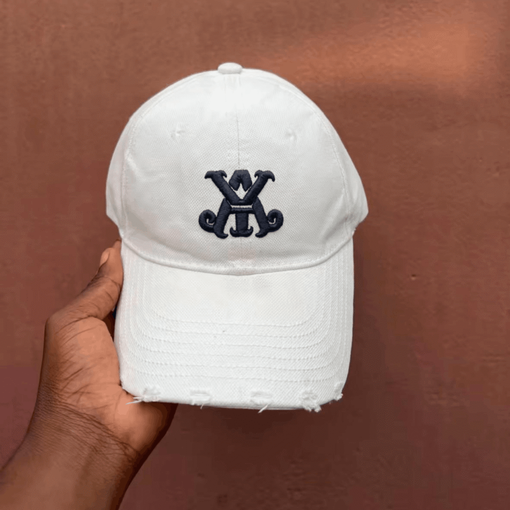 Yankee Snow Distressed – L’Élégance Rebelle au Style Signature